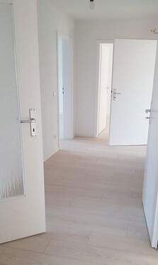 Eingangsflur - 4 Zimmer Etagenwohnung zur Miete in Bischofswerda