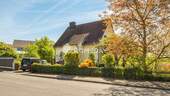 Außenansicht 2 - Charmantes Zweifamilienhaus mit großem Garten in attraktiver Lage