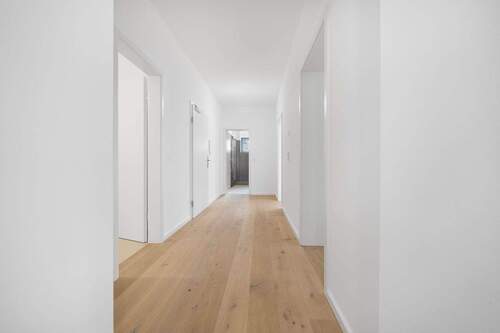 Einladene, helle Diele - 