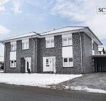 Modernes Doppelhaus (Bj. 2013) in Friesoythe - Vollgeschoss, 2% AfA & Carport (Einzelkauf möglich!)