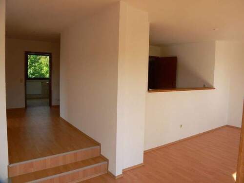 Blick zu Flur und Küche - 