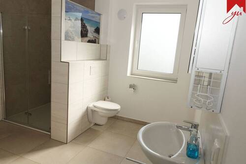 modernes Badezimmer - 