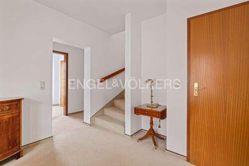 Treppenaufgang ins Obergeschoss - 