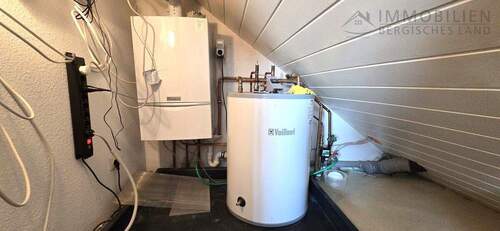 Gastherme mit Warmwasserspeicher - 