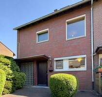 Wohnen mit Gestaltungsspielraum: Reihenendhaus mit Süd-Garten, TG-Stellplatz und Ausbaureserve - Krefeld Benrad-Süd