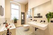 Badezimmer - Stilvoller Altbau-Traum in bester Lage in Berlin-Mitte 2,5 Zimmern und luxuriösem Interior-Konzept
