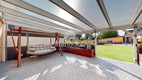 große überdachte Terrasse - 6 Zimmer Einfamilienhaus zum Kaufen in Velten