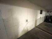 Tiefgaragenstellplatz - 