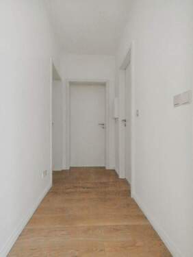 Flur - 4 Zimmer Etagenwohnung zur Miete in Neustadt in Sachsen