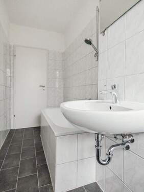Badezimmer Ansicht 2 - Etagenwohnung mit 74,00 m&sup2; in Neustadt in Sachsen zur Miete