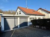 Hausansicht - Traumhaus in Traumlage mit 2-3 Wohneinheiten und parkähnlichem Garten sucht Sie!