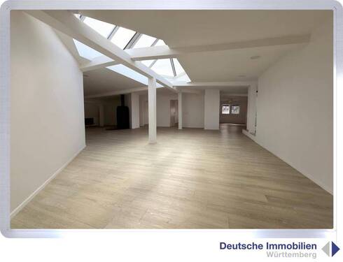 Eingang - 5 Zimmer Etagenwohnung in Stuttgart