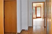 Diele mit Blick zum Wohnzimmer - 