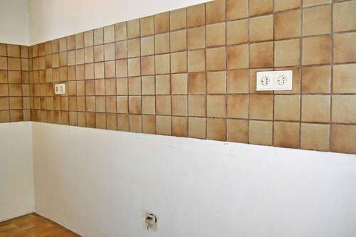 Küche mit Strom- und Wasseranschluss - 