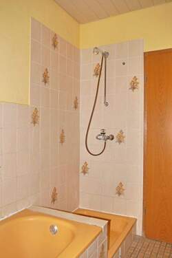 Bad, offener Duschbereich - 