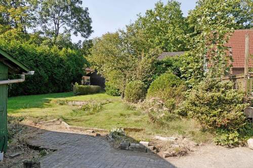 Gartengrundstück hinter dem Haus - 