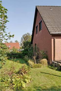 Garten an der rechten Hausseite - 