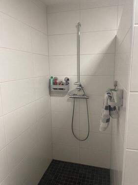 Beispiel: barrierefreie Dusche - Doppelhaushälfte mit 110,00 m&sup2; in Papenburg zum Kaufen