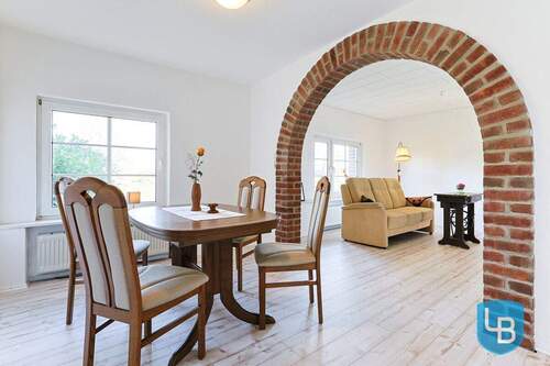 mit Steinrundbogen ins Esszimmer - 