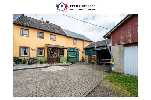 18339 Außenansicht - Einfamilienhaus in Ellscheid - Garten & Terrasse - ScheuneGarage & Werkstatt