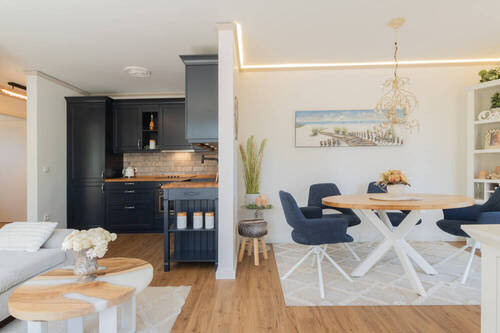 Offener Wohn-, Ess-, und Küchenbereich - 