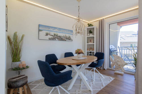 Lichtdurchfluteter Essbereich - 