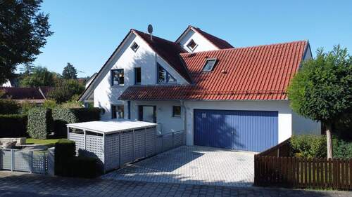 Familientraum mit Doppelgarage - 