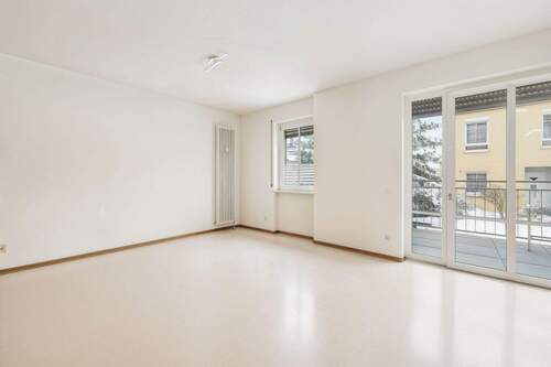 Wohnzimmer - Beispielbild - 2 Zimmer Etagenwohnung zum Kaufen in Würzburg