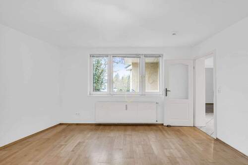 Helles Wohnzimmer ca. 20 qm - 