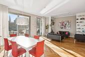 Wohn- und Essbereich mit Terrasse und Wasserzugang - 6 Zimmer Doppelhaushälfte in Berlin