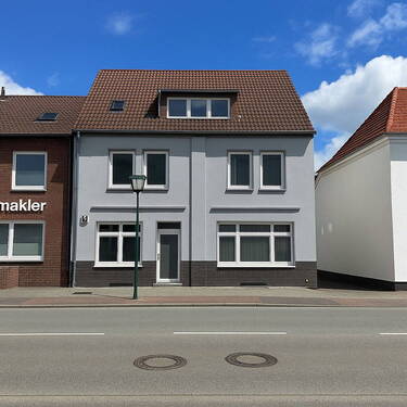 Beispiel Front - Mehrfamilienhaus, Wohnhaus zum Kaufen in Brunsbüttel
