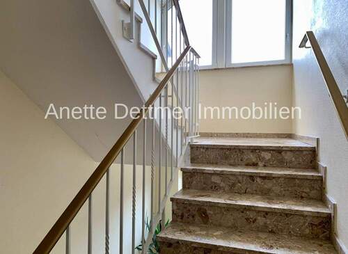 gepflegtes Treppenhaus - 