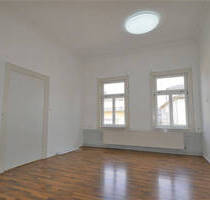 Nur für Studenteninnen: Drei 