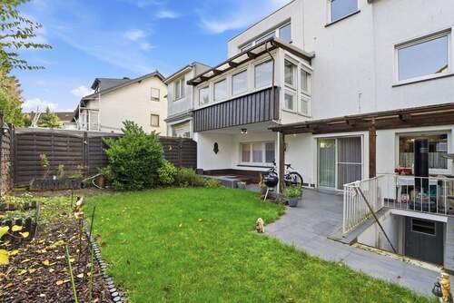 Haus- und Gartenansicht - 