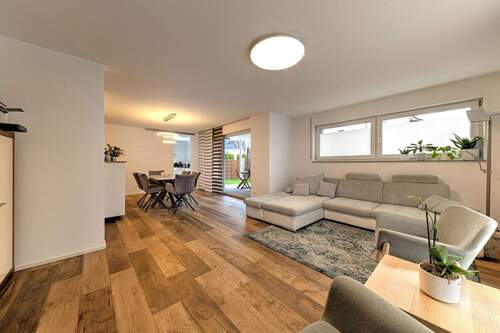 Wohn- und Essbereich - Gärtringen-Rohrau: Moderne 3,5-Zimmerwohnung mit eigenem Garten!