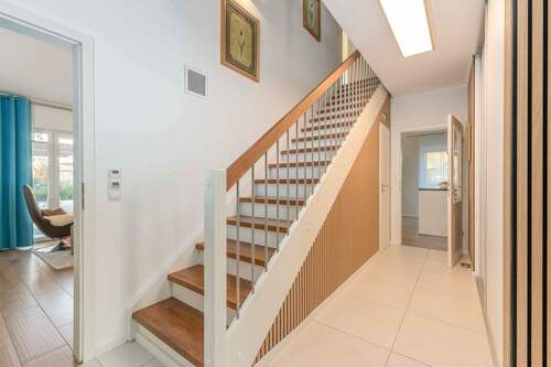 Treppe-/ Flur - 6 Zimmer Einfamilienhaus zum Kaufen in Dallgow-Döberitz