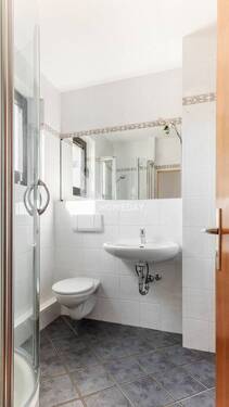 1. OG Badezimmer 1 - 