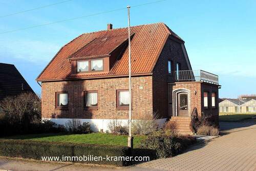 Südansicht - Großes Einfamilienhaus mit Umbaugenehmigung als Zweifamilienhaus