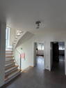 Flur mit Treppenhaus - 