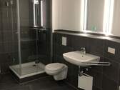 Bad mit Dusche - 