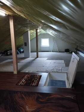 Dachboden mit Fenster - 