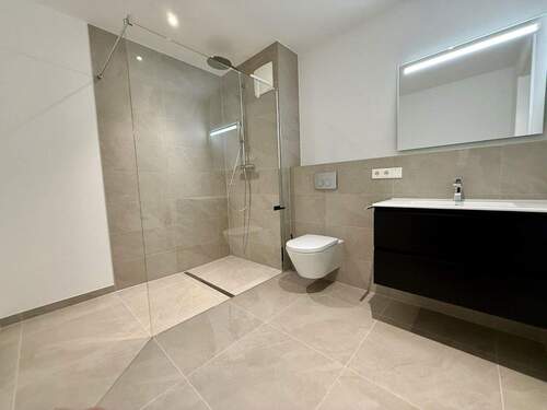 Bad - Ideal für Paare 50+ - 2-Zi Wohnung m. Garten - KFW 40 NH