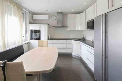 Küche 2 - 4 Zimmer Etagenwohnung in Stuttgart