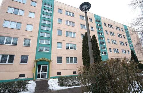 Hausansicht - 4 Zimmer Etagenwohnung zum Kaufen in Berlin / Marzahn