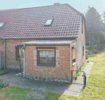 Gemütliches Zuhause mit Potential- Doppelhaushälfte mit großem Grundstück - Groß Nemerow