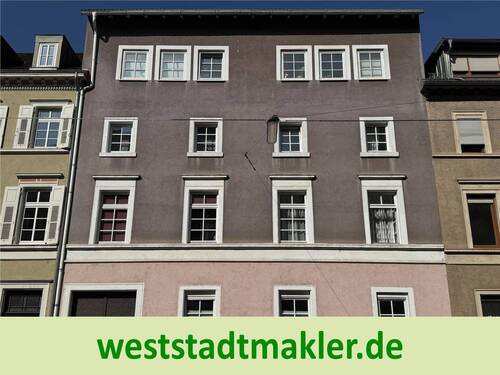 Hausansicht - Kuscheliges Dachgeschoss mit Blick zum Kaisergarten
