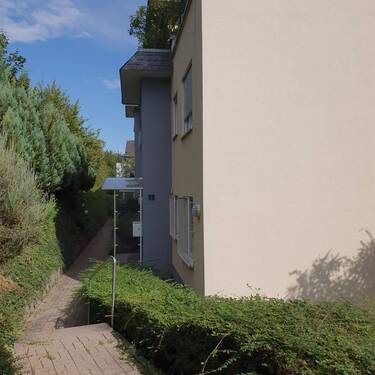 Hauseingang - 3 Zimmer Etagenwohnung in Pforzheim