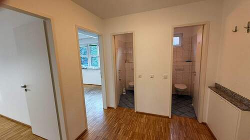 getrenntes Damen/Herren WC - 