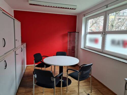 Besprechung - 