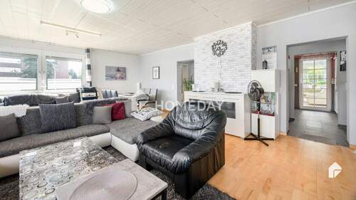 Wohnzimmer 2 - 6 Zimmer Mehrfamilienhaus, Wohnhaus in Übach-Palenberg